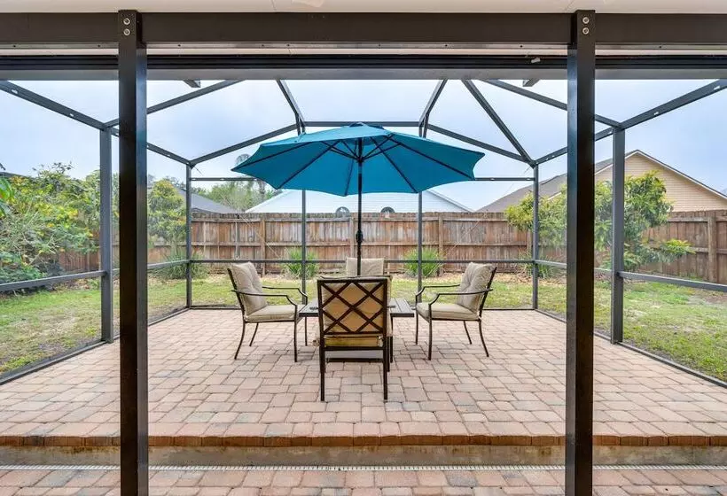 Lovely Florida Retreat W/ Lanai: 5 Mi To Riverwalk