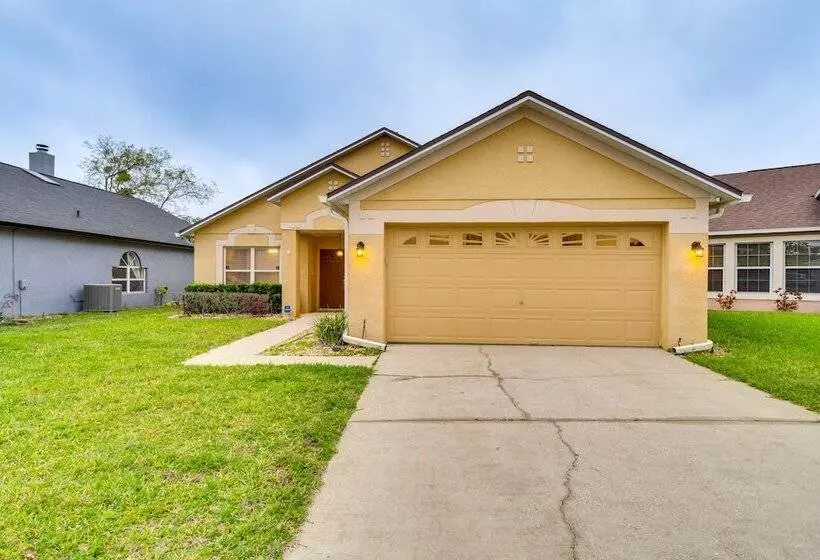 Lovely Florida Retreat W/ Lanai: 5 Mi To Riverwalk