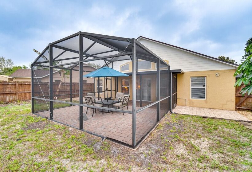 Lovely Florida Retreat W/ Lanai: 5 Mi To Riverwalk