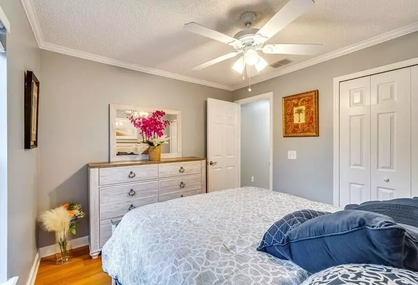 Lovely Florida Retreat W/ Lanai: 5 Mi To Riverwalk