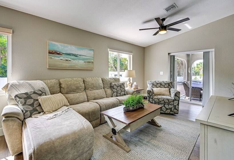 Manasota Key Home W/ Screened Porch: Walk To Beach
