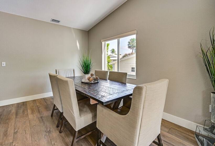 Manasota Key Home W/ Screened Porch: Walk To Beach