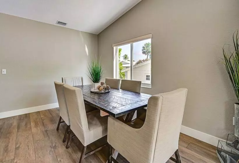 Manasota Key Home W/ Screened Porch: Walk To Beach