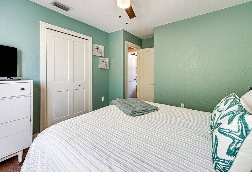 Manasota Key Home W/ Screened Porch: Walk To Beach