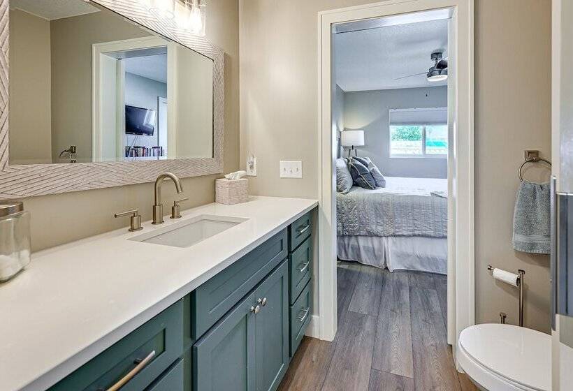 Manasota Key Home W/ Screened Porch: Walk To Beach