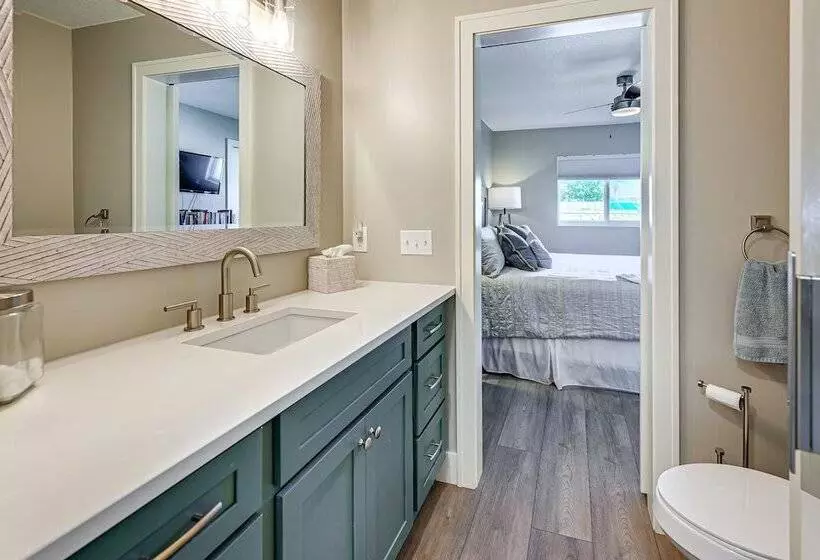 Manasota Key Home W/ Screened Porch: Walk To Beach