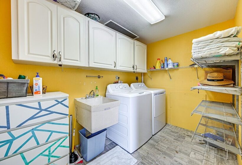 Manasota Key Home W/ Screened Porch: Walk To Beach