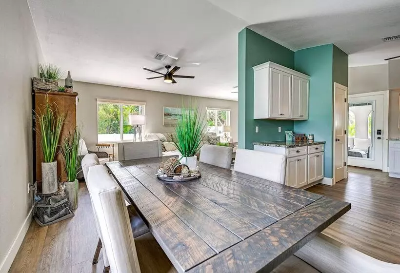 Manasota Key Home W/ Screened Porch: Walk To Beach