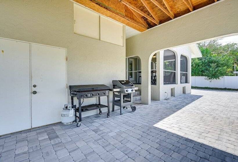 Manasota Key Home W/ Screened Porch: Walk To Beach