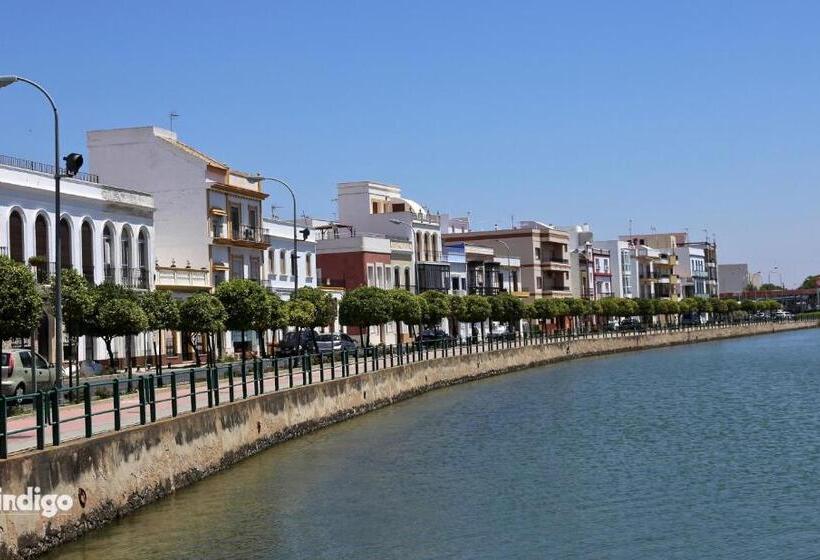 پانسیون Casa Cristóbal Colón Habitaciones Con Vistas A Semana Santa Y Fiestas