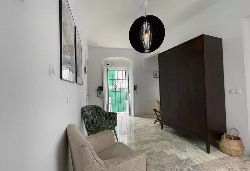 Majatalo Casa Cristóbal Colón Habitaciones Con Vistas A Semana Santa Y Fiestas