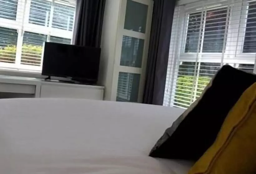 ペンション Cherry Bungalow Guesthouse