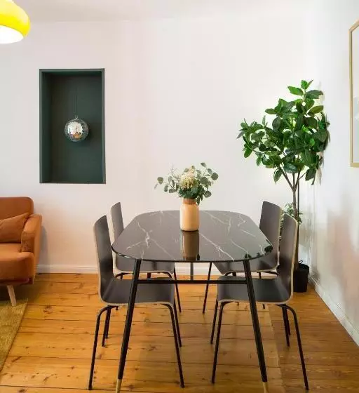 Majatalo Marché 28 Guesthouse