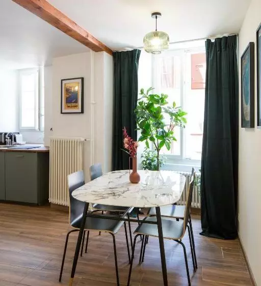 Majatalo Marché 28 Guesthouse