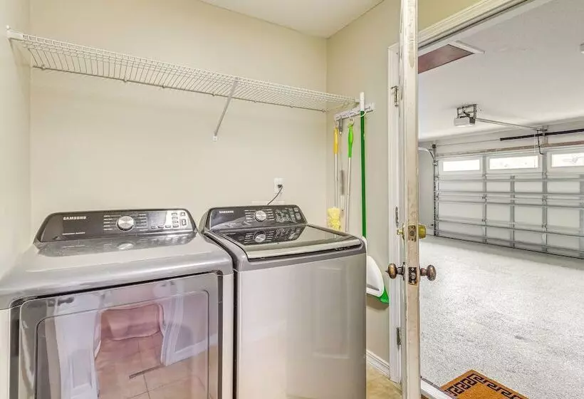 Pet Friendly Home W/ Yard   8 Mi To Perdido Keys!