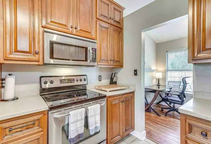 Pet Friendly Home W/ Yard   8 Mi To Perdido Keys!