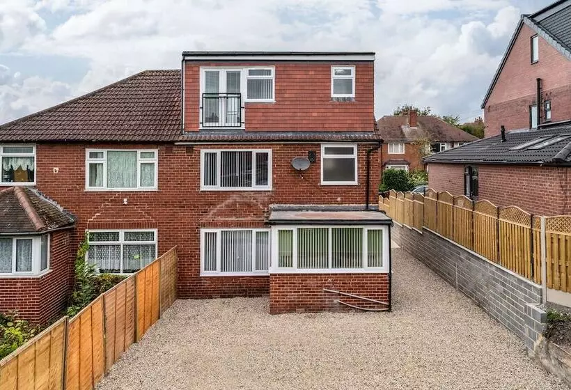 レジデンス Immaculate 5 Bed House In Leeds