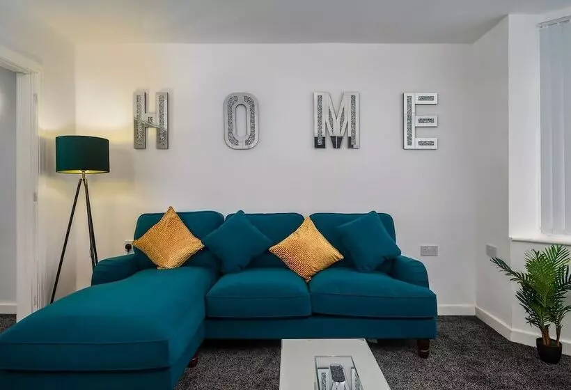 レジデンス Immaculate 5 Bed House In Leeds