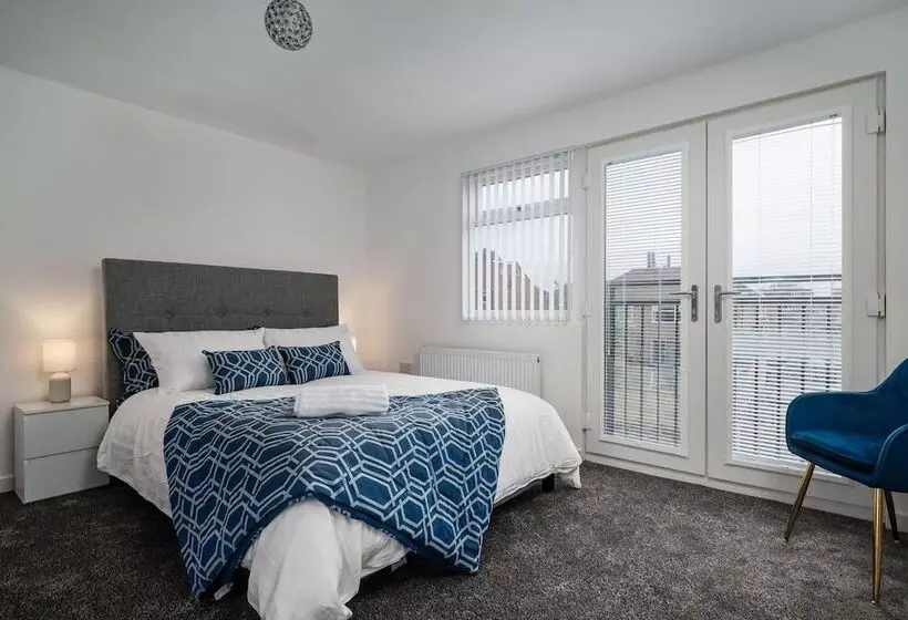 レジデンス Immaculate 5 Bed House In Leeds