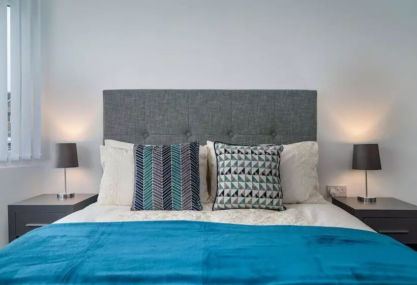 レジデンス Immaculate 5 Bed House In Leeds