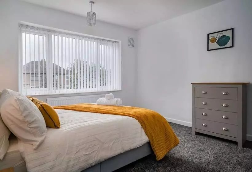 レジデンス Immaculate 5 Bed House In Leeds