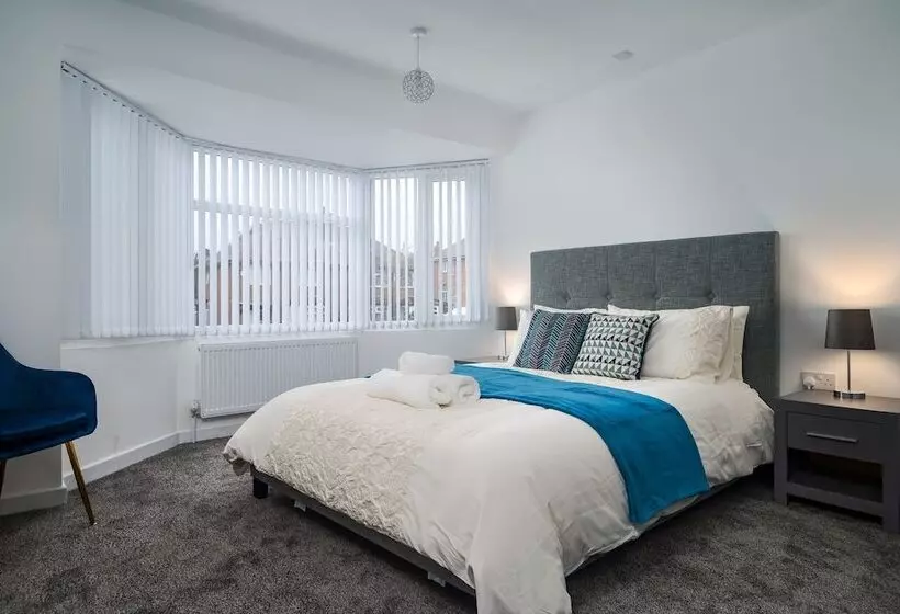 レジデンス Immaculate 5 Bed House In Leeds
