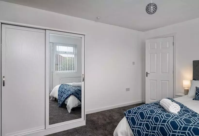 レジデンス Immaculate 5 Bed House In Leeds