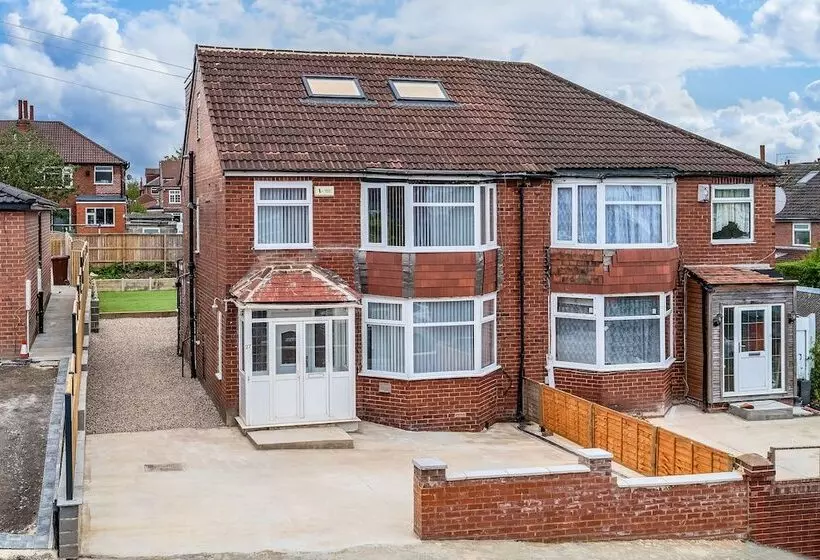 レジデンス Immaculate 5 Bed House In Leeds