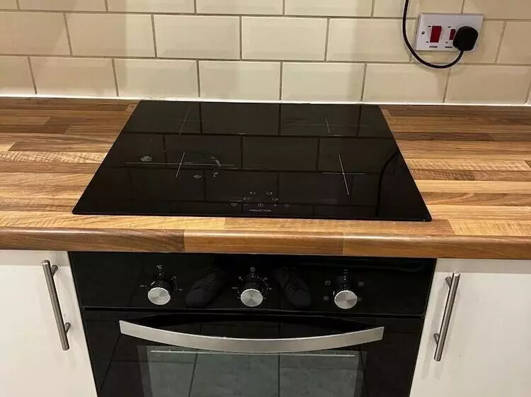 اقامتگاه Stunning 3 Bed House In Nottingham