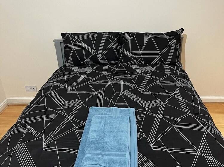 Residencia Stunning 3 Bed House In Nottingham