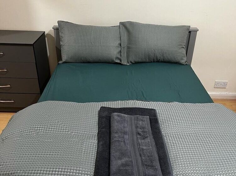 Residencia Stunning 3 Bed House In Nottingham