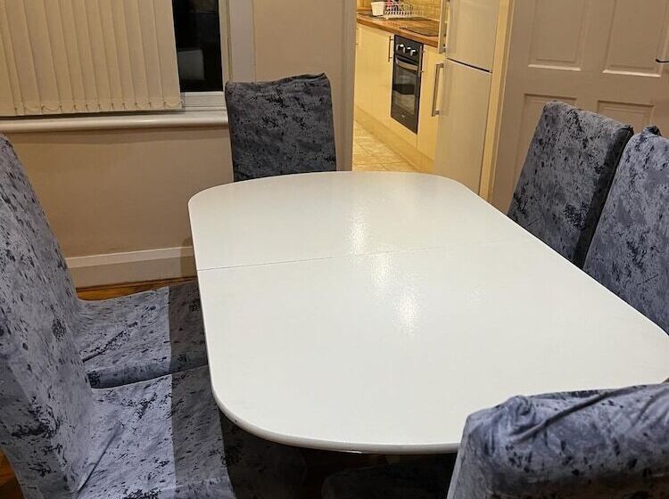 Residencia Stunning 3 Bed House In Nottingham