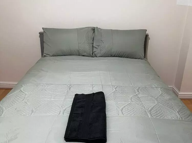 اقامتگاه Stunning 3 Bed House In Nottingham