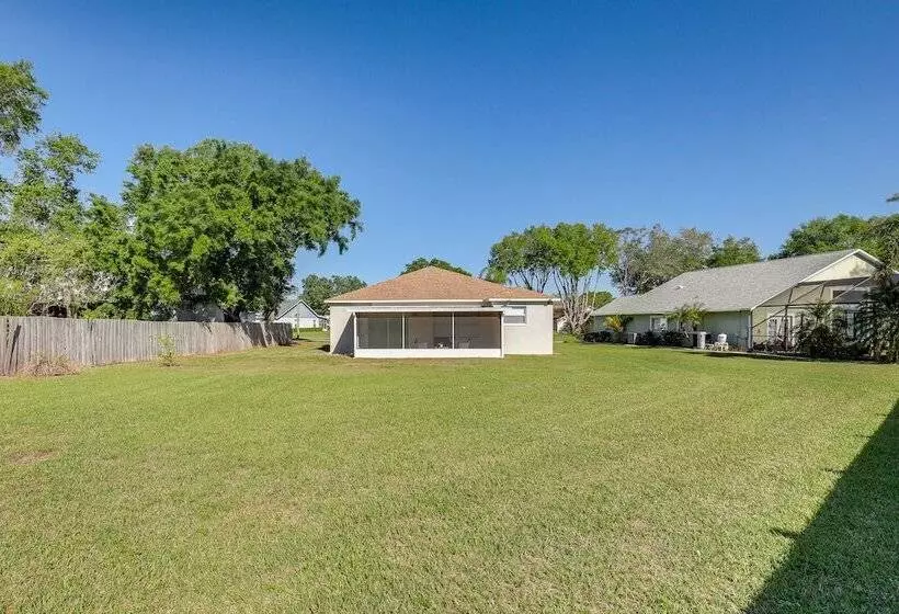 Valrico Home W/ Yard ~ 14 Mi To Downtown Tampa