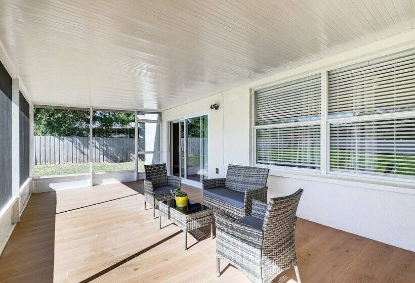 Valrico Home W/ Yard ~ 14 Mi To Downtown Tampa