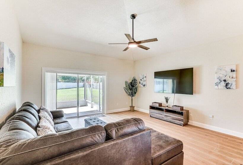 Valrico Home W/ Yard ~ 14 Mi To Downtown Tampa
