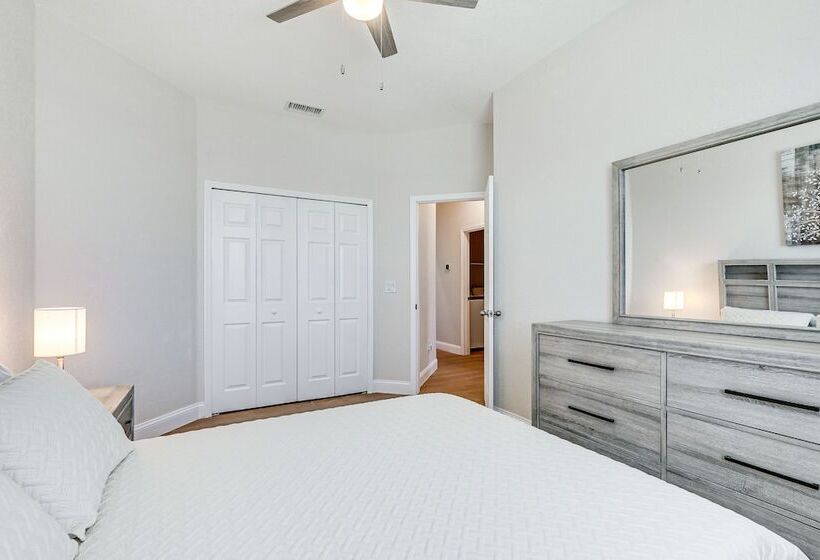 Valrico Home W/ Yard ~ 14 Mi To Downtown Tampa