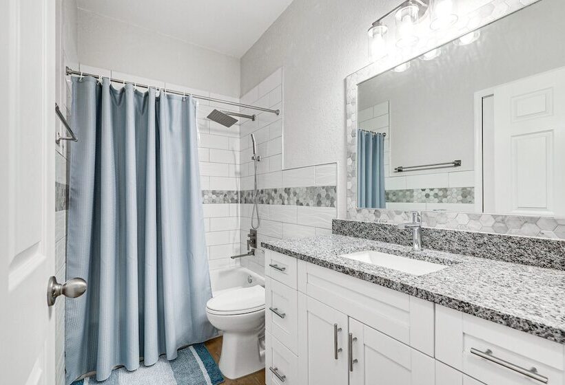 Valrico Home W/ Yard ~ 14 Mi To Downtown Tampa