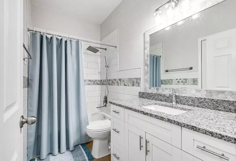 Valrico Home W/ Yard ~ 14 Mi To Downtown Tampa