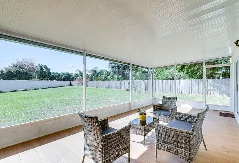 Valrico Home W/ Yard ~ 14 Mi To Downtown Tampa