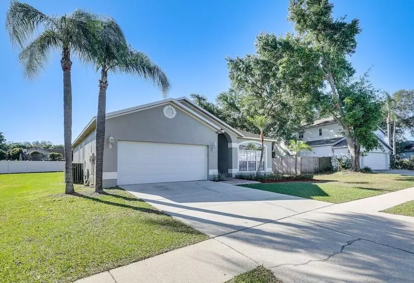 Valrico Home W/ Yard ~ 14 Mi To Downtown Tampa