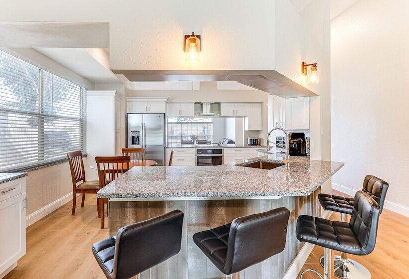 Valrico Home W/ Yard ~ 14 Mi To Downtown Tampa