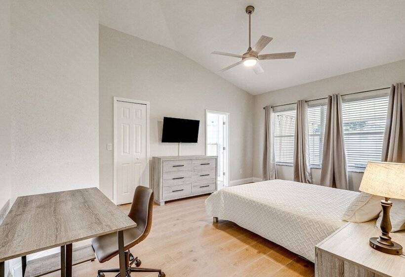 Valrico Home W/ Yard ~ 14 Mi To Downtown Tampa