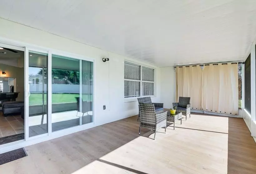 Valrico Home W/ Yard ~ 14 Mi To Downtown Tampa