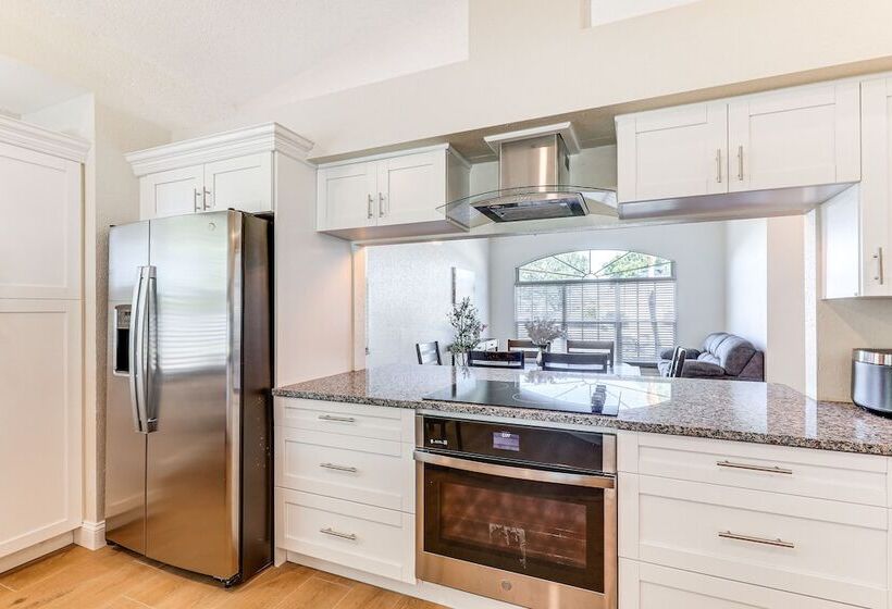 Valrico Home W/ Yard ~ 14 Mi To Downtown Tampa