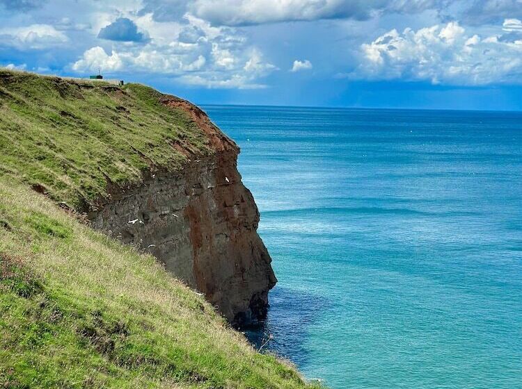 Beautiful 3 Bed Cottage With Stunning Sea Views