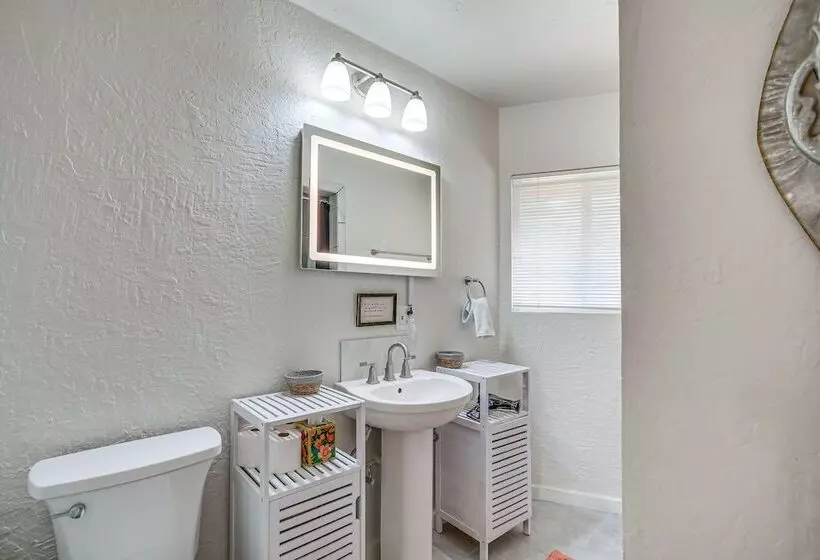 Canyon Rim Retreat W/ Private Yard & Hot Tub!