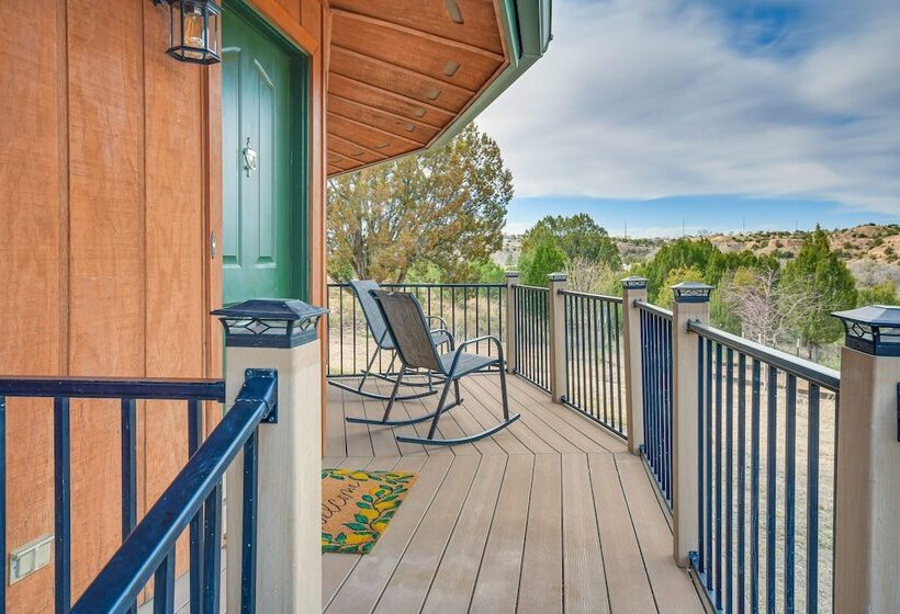 Canyon Rim Retreat W/ Private Yard & Hot Tub!