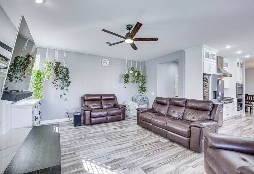 Chula Vista Home W/ Patio   4 Mi To Sesame Place!