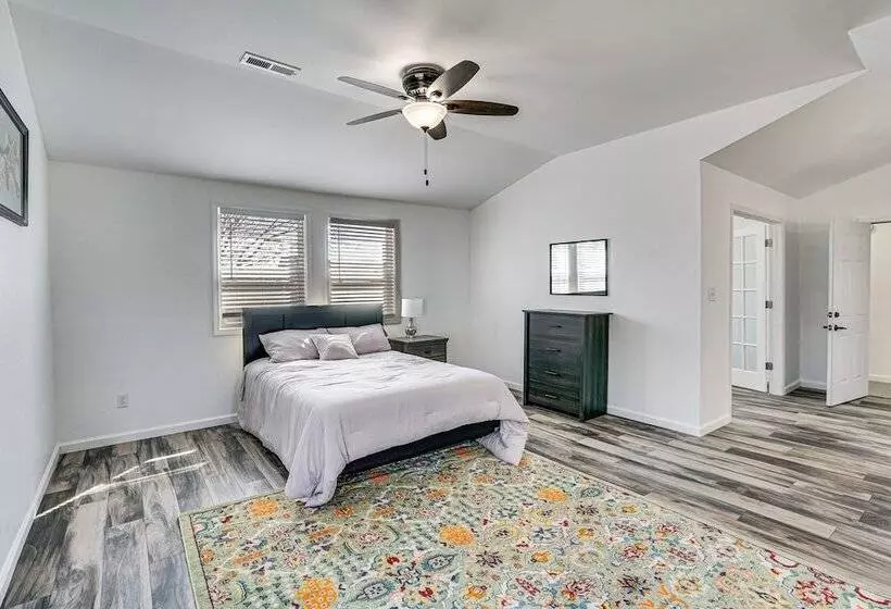 Cozy Jefferson City Retreat W/ Porch, Near Golfing
